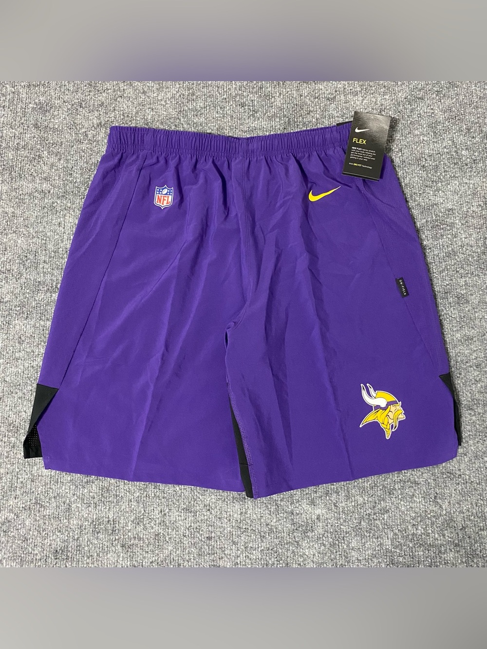 Nike On Field Minnesota Vikings Sideline Coach Performance Shorts Mens L NWT